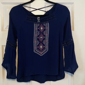 Knitworks girl’s M blue embroidered bell sleeve Bohemian blue crochet blouse